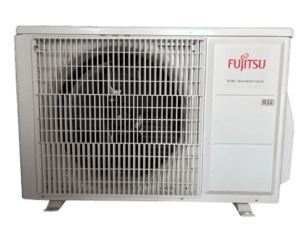 Centrala termică Fujitsu cu tehnologie R32 pentru eficiență energetică.